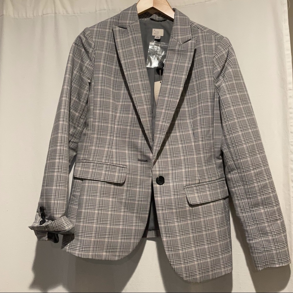 NWT A New Day Target Brand Grey Plaid Blazer- size 8